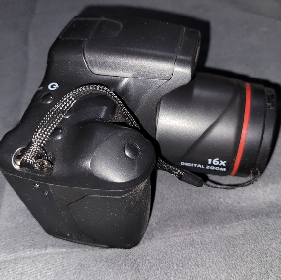 Digital camera - Picture 2 of 3